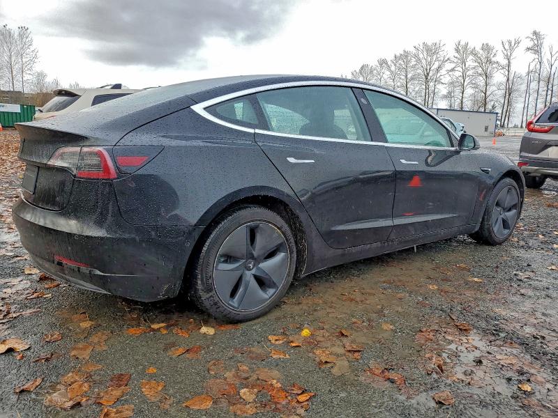 Фото 3 - TESLA MODEL 3