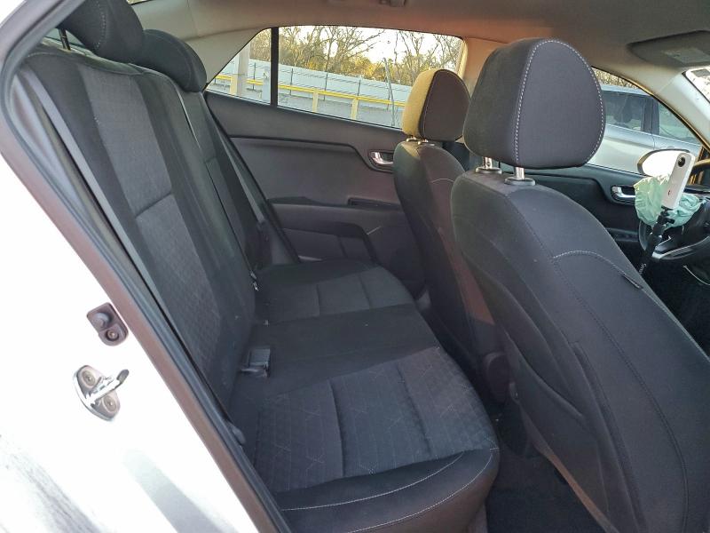 Фото 10 - KIA RIO