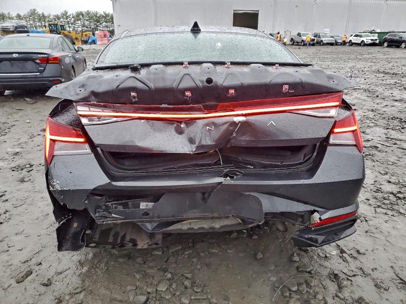 Фото 6 - HYUNDAI ELANTRA