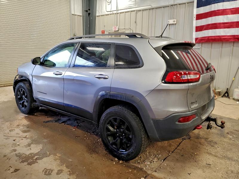 Фото 2 - JEEP CHEROKEE