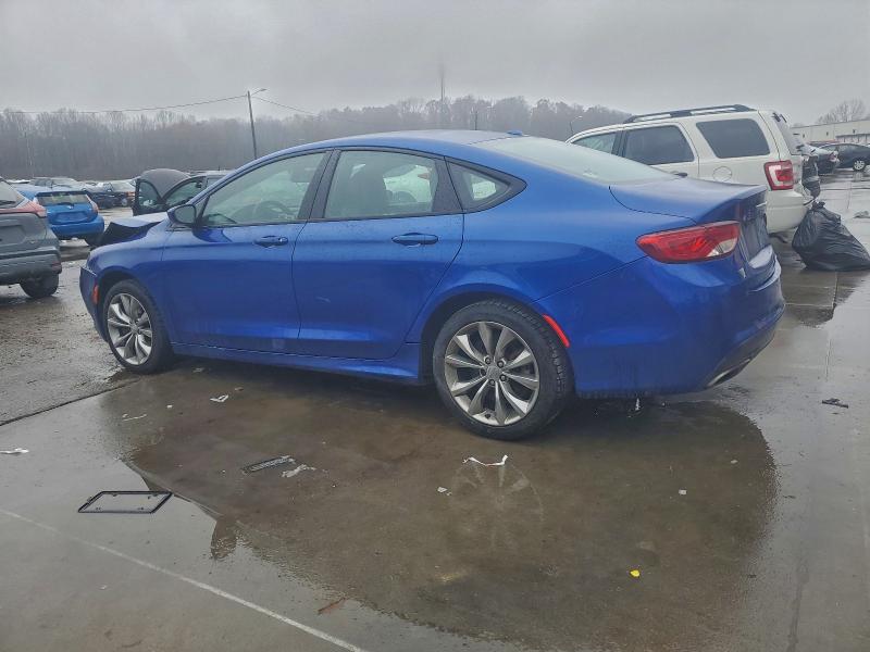 Фото 2 - CHRYSLER 200