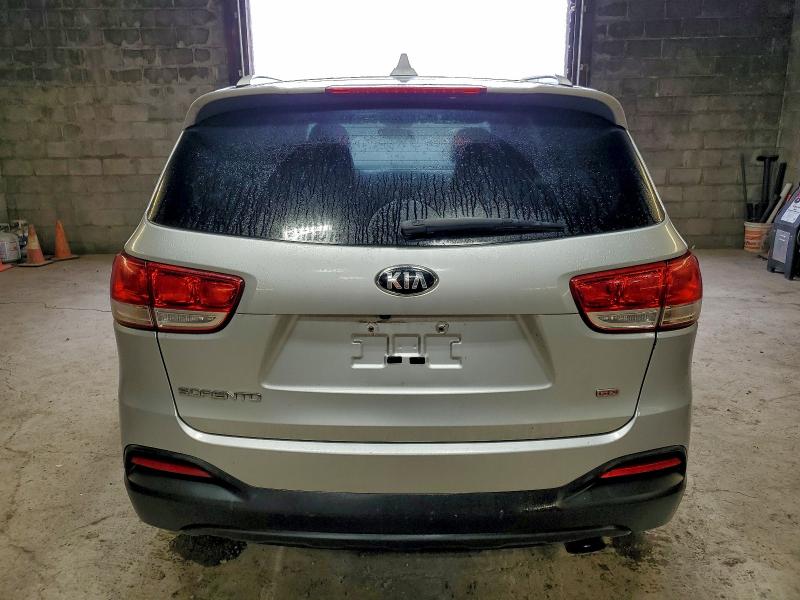 Фото 6 - KIA SORENTO