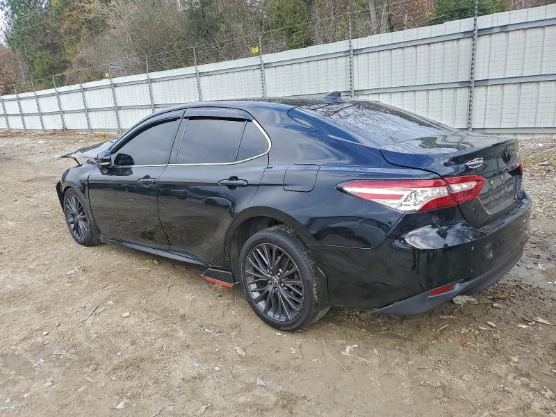 Фото 2 - TOYOTA CAMRY