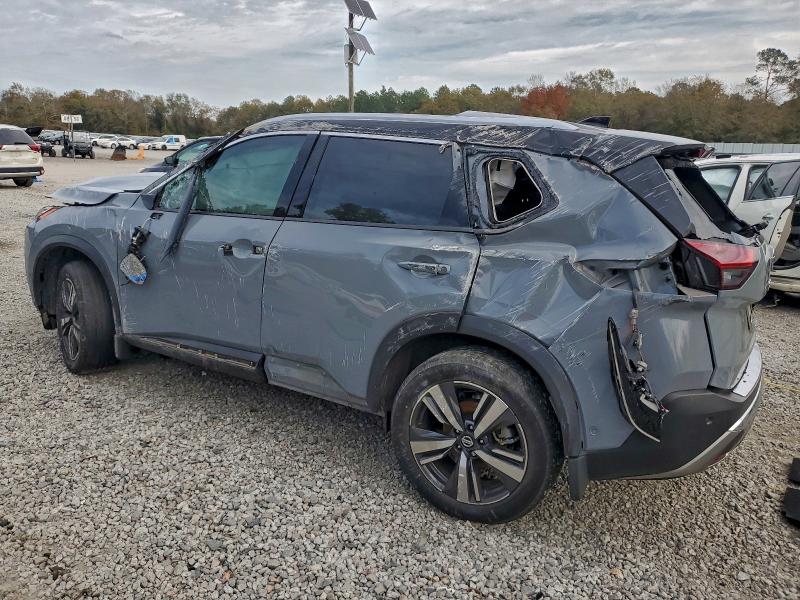 Фото 2 - NISSAN ROGUE