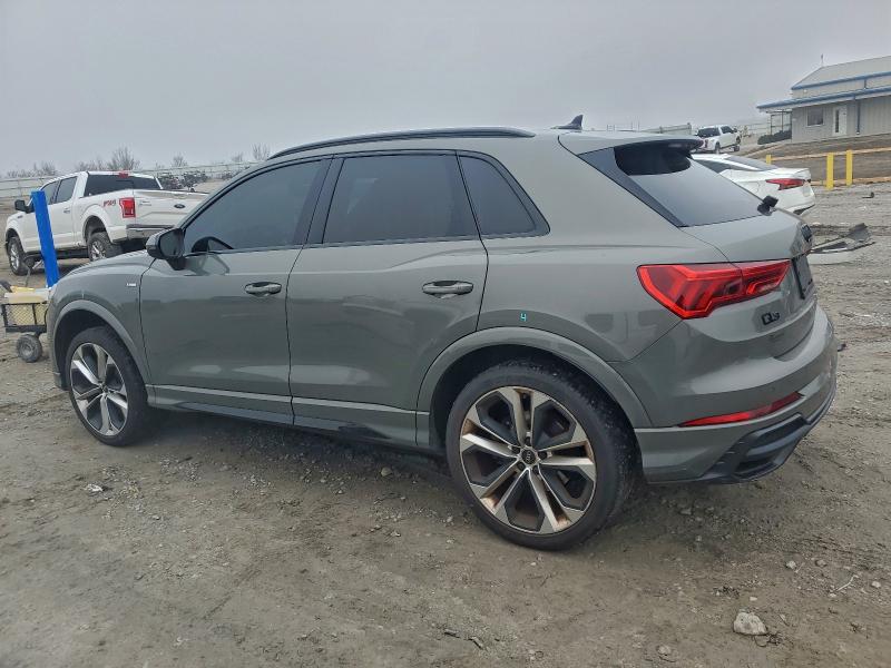 Фото 2 - AUDI Q3