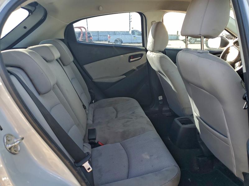 Фото 10 - TOYOTA YARIS