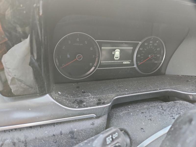 Фото 9 - KIA SORENTO