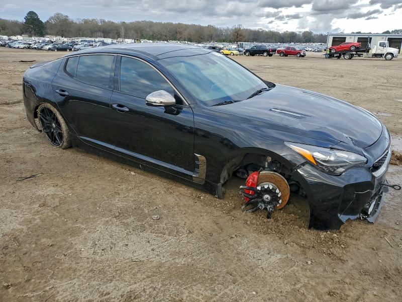 Фото 4 - KIA STINGER