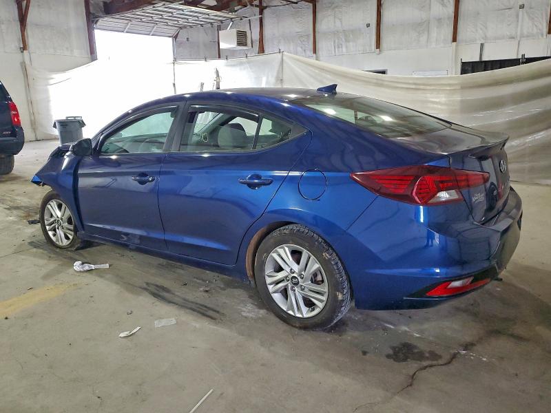 Фото 2 - HYUNDAI ELANTRA