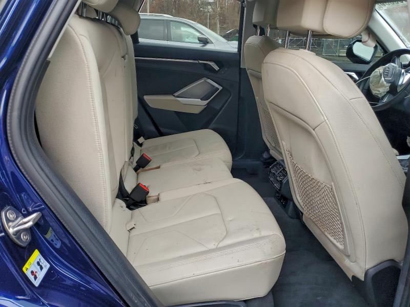 Фото 11 - AUDI Q3