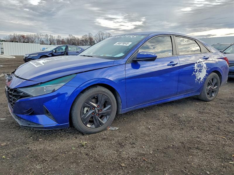 Фото 1 - HYUNDAI ELANTRA