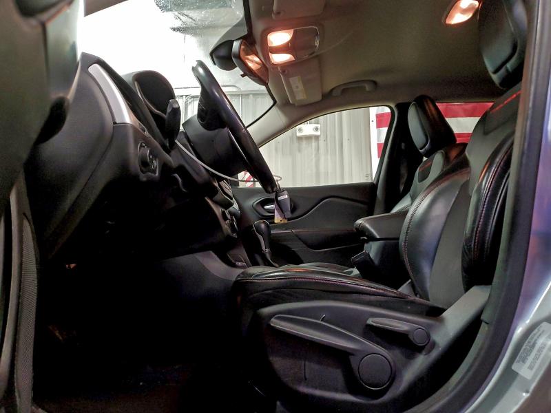 Фото 7 - JEEP CHEROKEE