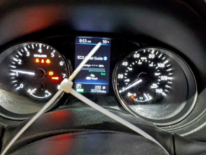 Фото 9 - NISSAN ROGUE