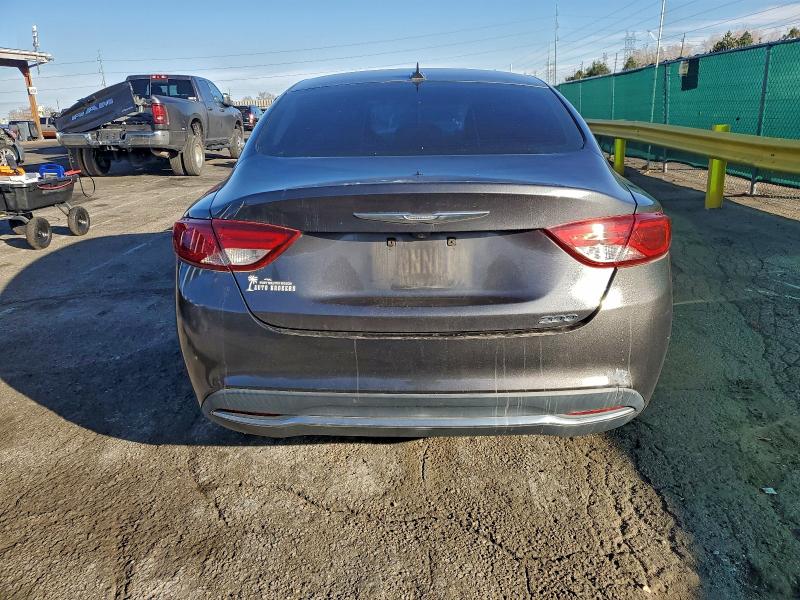 Фото 6 - CHRYSLER 200