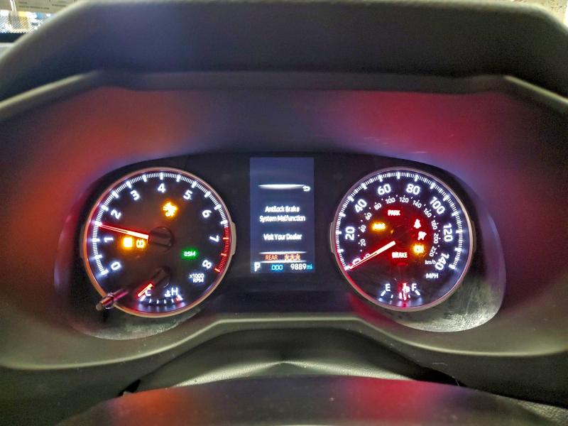 Фото 9 - TOYOTA RAV4