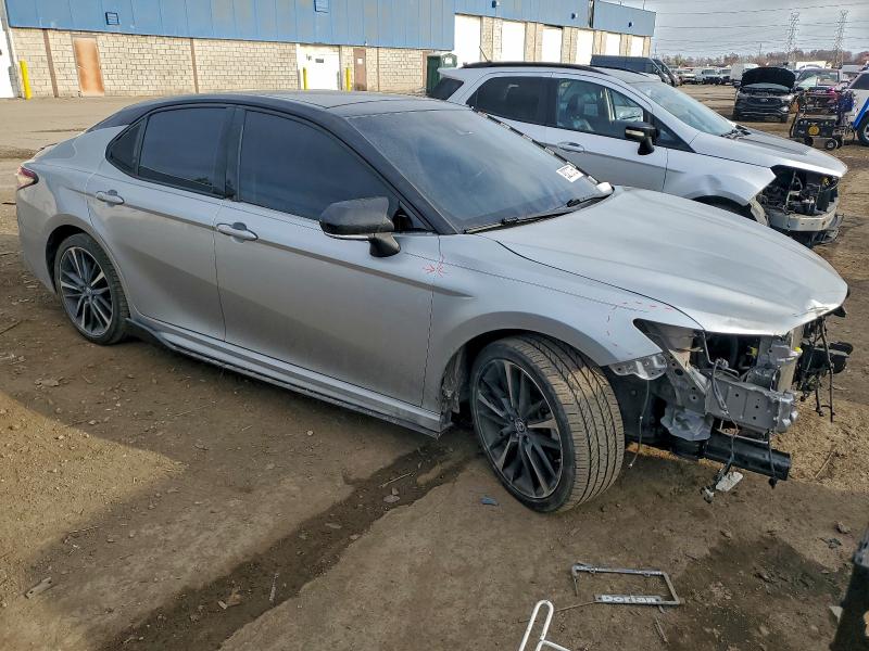 Фото 4 - TOYOTA CAMRY