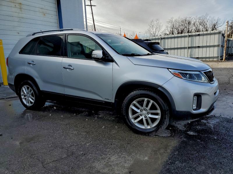 Фото 4 - KIA SORENTO