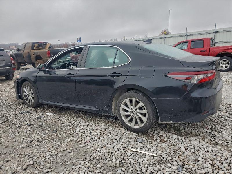 Фото 2 - TOYOTA CAMRY