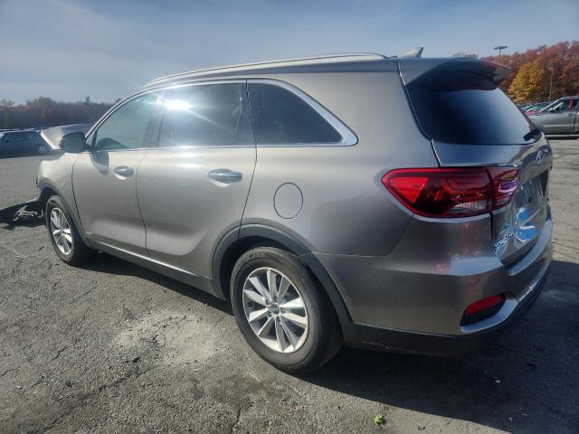 Фото 2 - KIA SORENTO