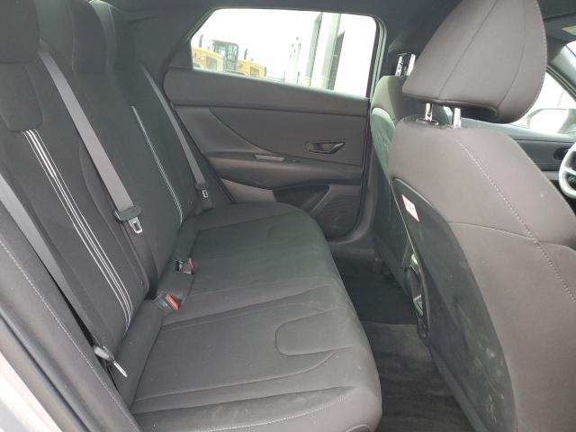 Фото 10 - HYUNDAI ELANTRA