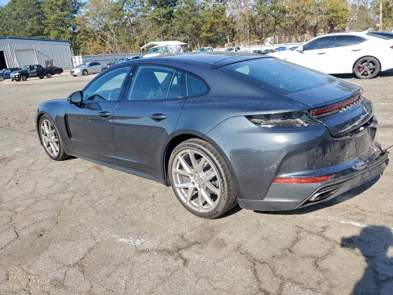 Фото 2 - PORSCHE PANAMERA