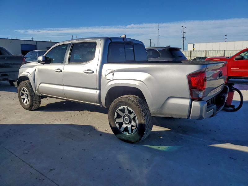 Фото 2 - TOYOTA TACOMA