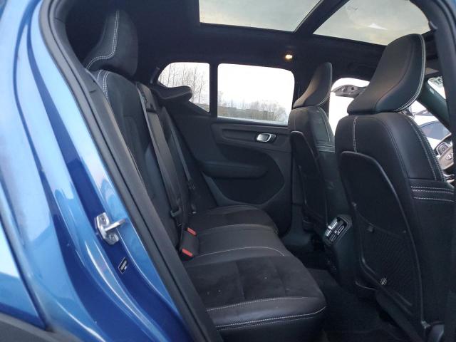 Фото 11 - VOLVO XC40