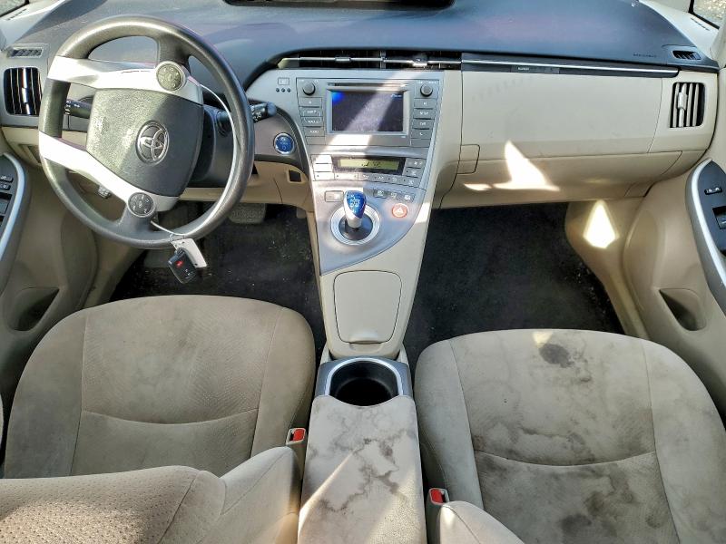 Фото 8 - TOYOTA PRIUS