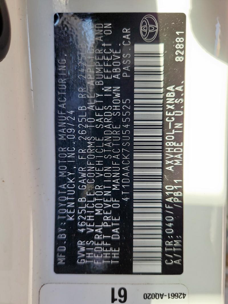 Фото 13 - TOYOTA CAMRY