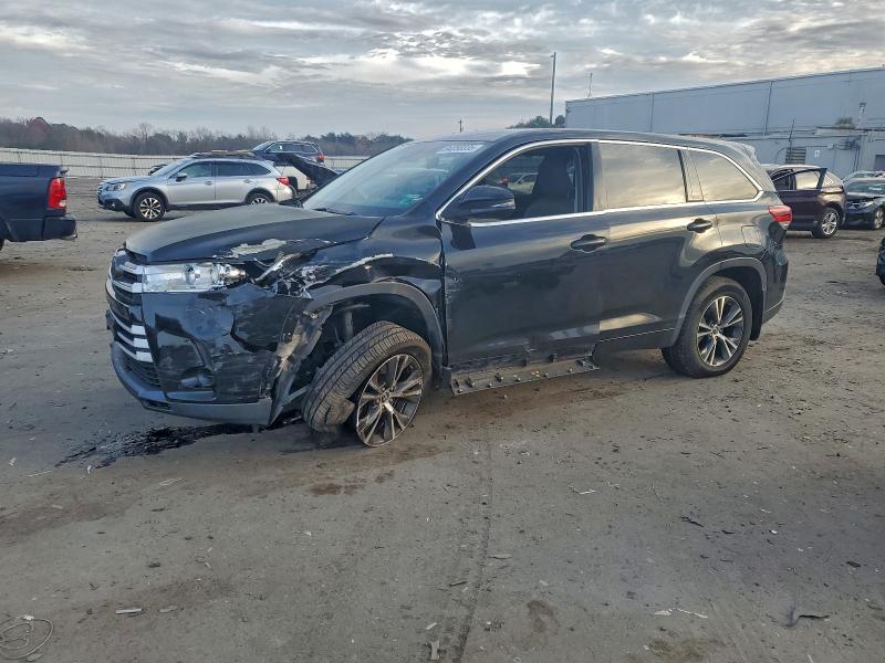 Фото 1 - TOYOTA HIGHLANDER