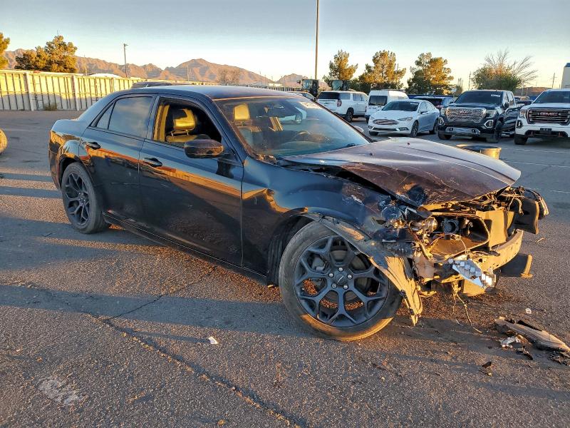 Фото 4 - CHRYSLER 300