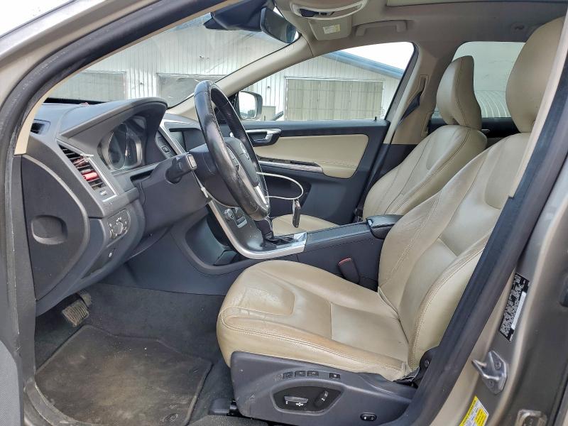 Фото 7 - VOLVO XC60