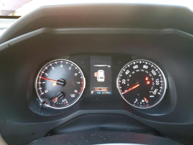 Фото 9 - TOYOTA RAV4