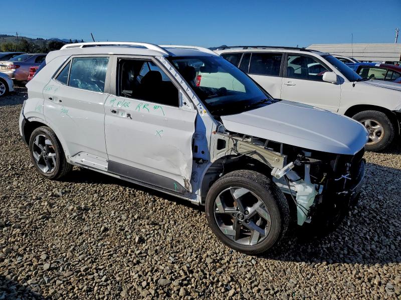 Фото 4 - HYUNDAI VENUE