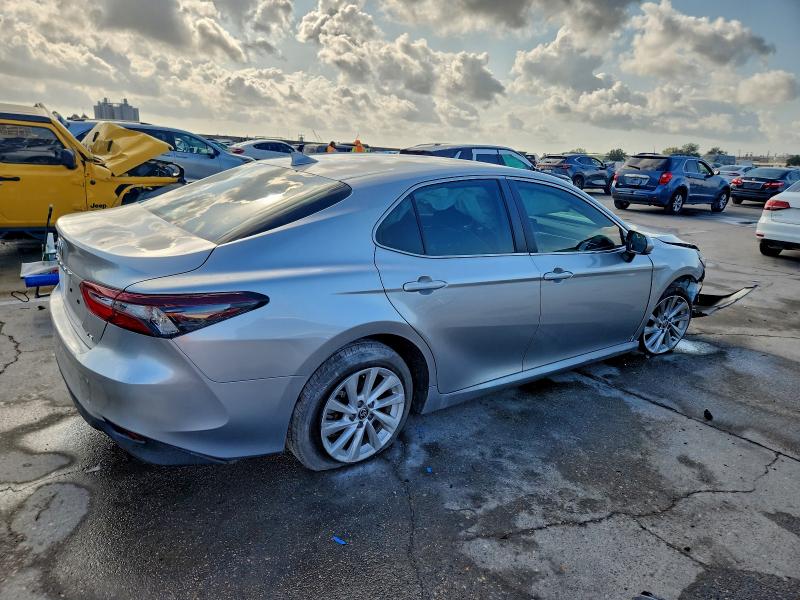 Фото 3 - TOYOTA CAMRY