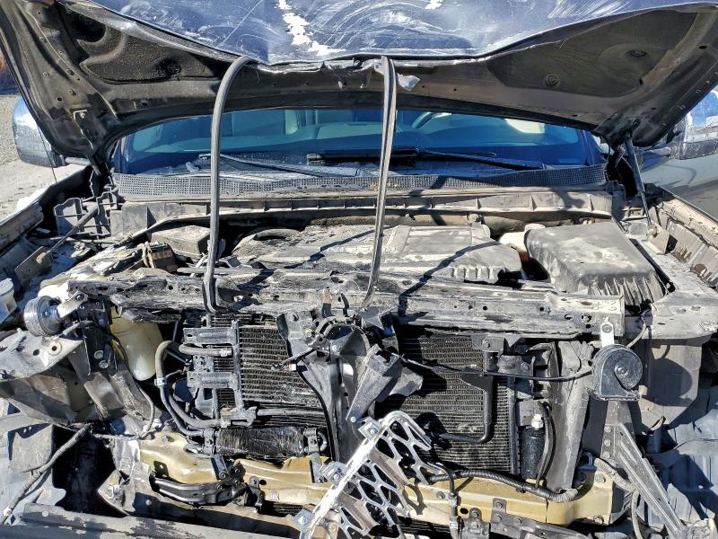 Фото 11 - NISSAN TITAN