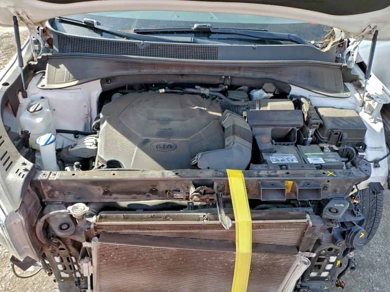 Фото 12 - KIA SORENTO