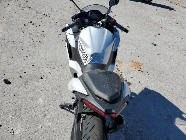 KAWASAKI NINJA 500 2025