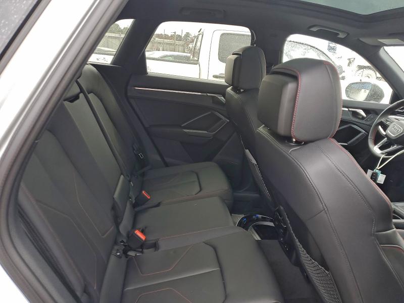 Фото 11 - AUDI Q3