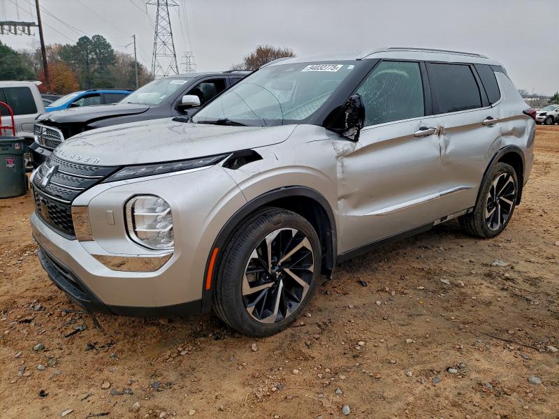 Фото 1 - MITSUBISHI OUTLANDER