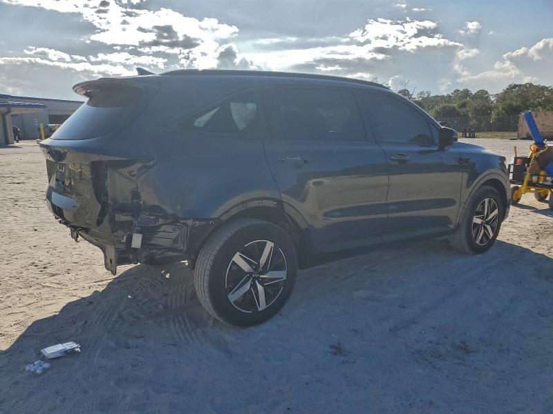 Фото 3 - KIA SORENTO