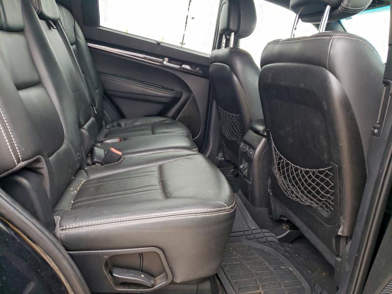 Фото 11 - KIA SORENTO