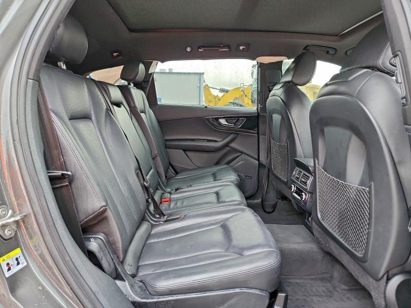 Фото 11 - AUDI Q7