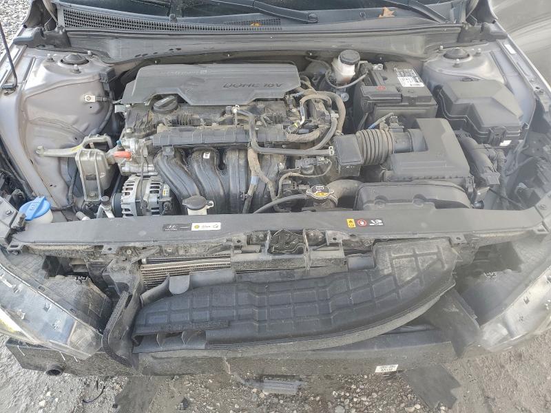 Фото 11 - HYUNDAI ELANTRA