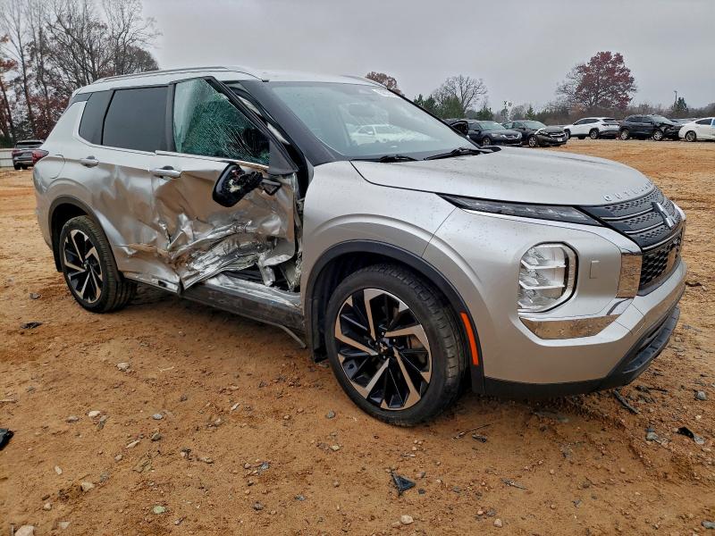 Фото 4 - MITSUBISHI OUTLANDER