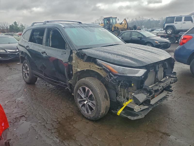 Фото 4 - TOYOTA HIGHLANDER