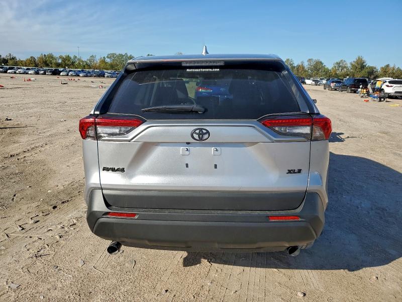 Фото 6 - TOYOTA RAV4