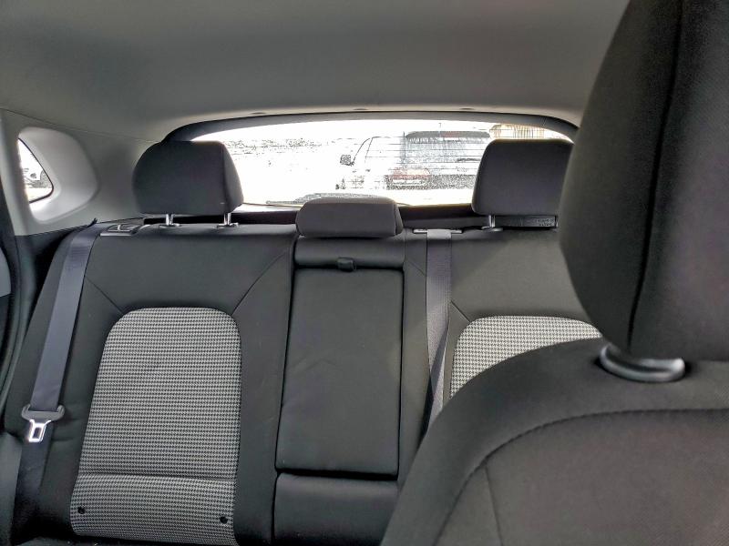 Фото 10 - HYUNDAI KONA