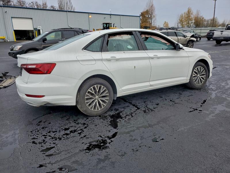 Фото 3 - VOLKSWAGEN JETTA