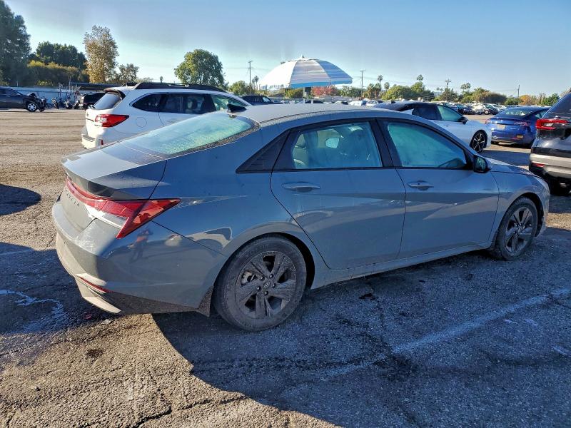 Фото 3 - HYUNDAI ELANTRA